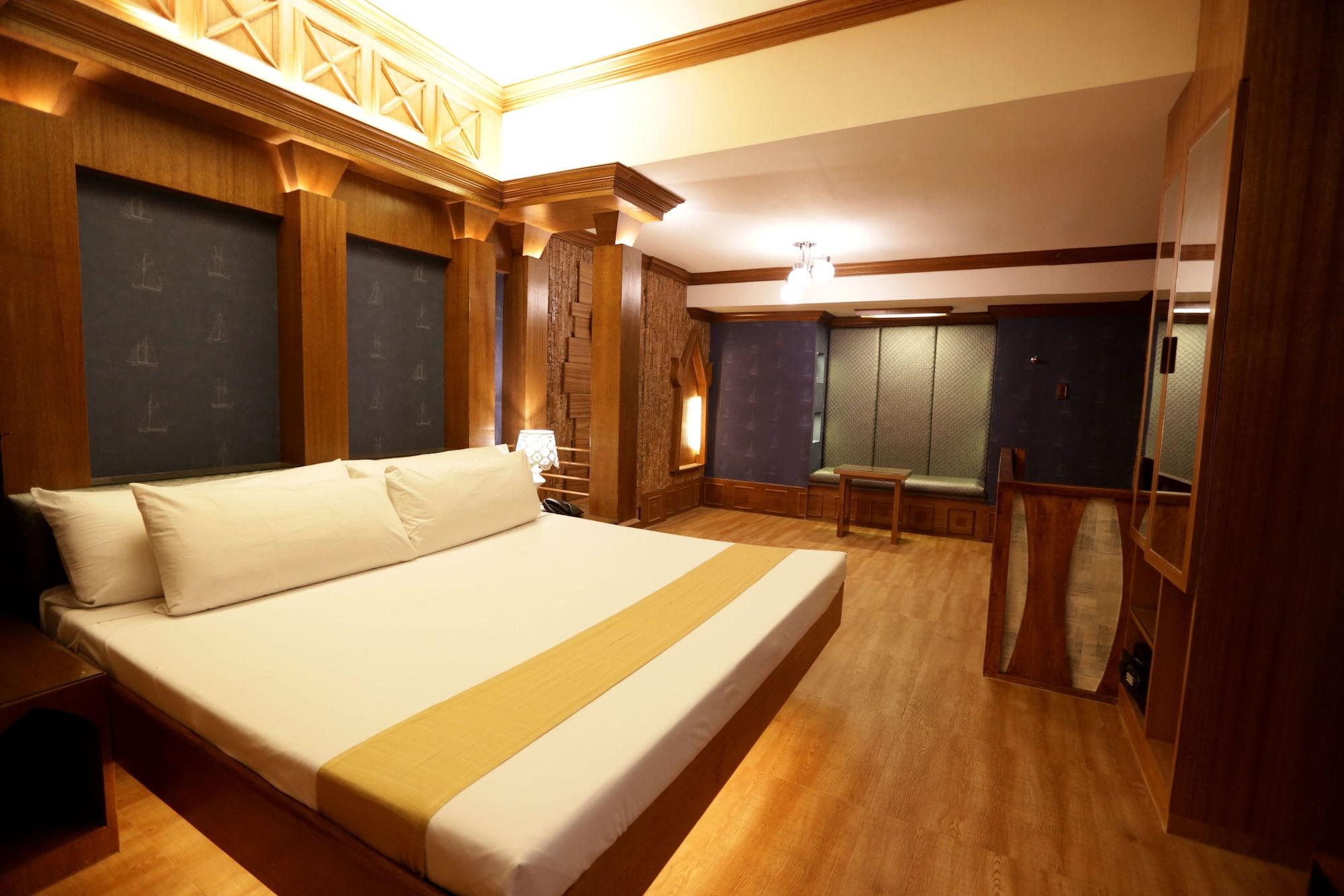Hotel Ava Cuneta Pasay Exterior photo