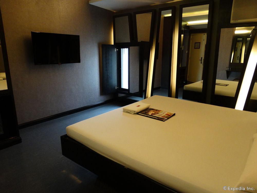 Hotel Ava Cuneta Pasay Exterior photo